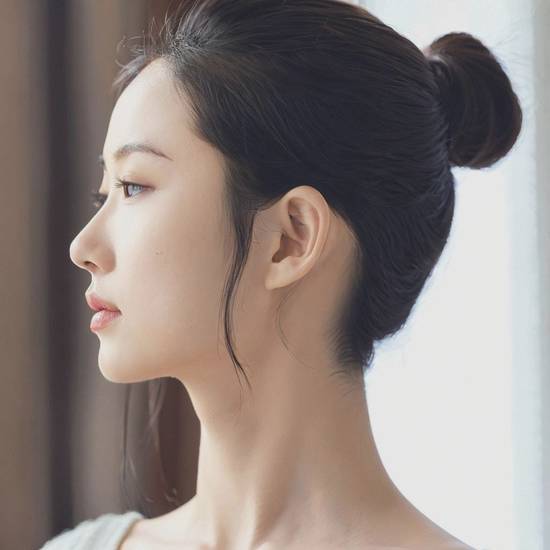 怎么扎丸子头简单好看，简单好看的丸子头扎法教程