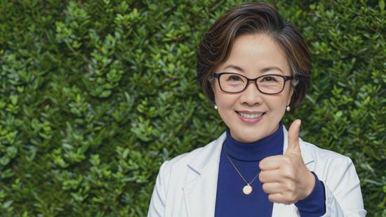 女性手心发热是怎么回事，女性手心发热原因解析与调理方法探讨