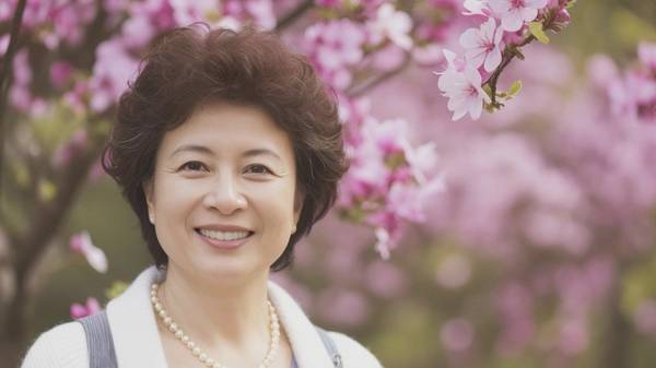 女性绝经期在什么年龄是正常的，女性正常绝经年龄范围解析与健康管理指南