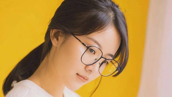 女人左眼跳是什么预兆，女性左眼跳动隐藏的4大福运预兆与转运要诀