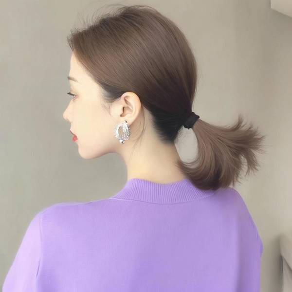 低马尾丸子头怎么扎，慵懒低马尾变元气丸子头七步图解