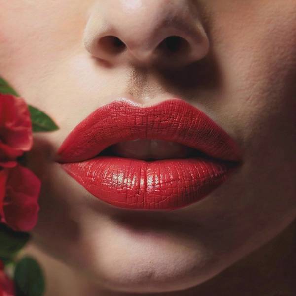 让嘴唇变薄的方法，6招安全抚平厚唇还你精致薄唇美学