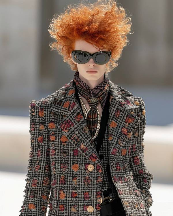 香奈儿经典服装款式，香奈儿经典款式演绎永恒优雅的时尚密码