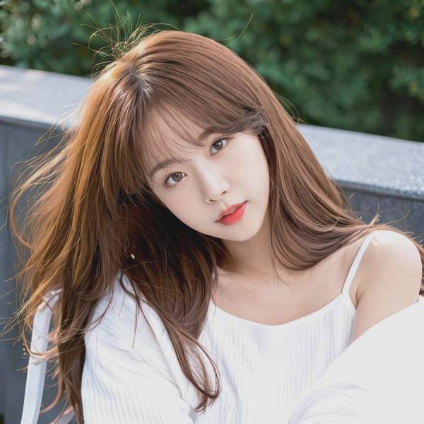 女生染什么颜色头发好看，九款最显白显气质的女生发色推荐指南