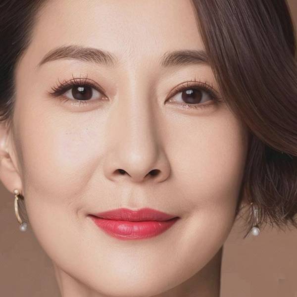 黄皮肤适合什么颜色口红,黄皮肤口红选色指南,实用显白美妆全解析